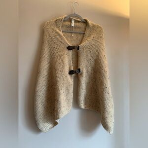 Noelle Tan Knit Poncho with Buckle Accents Winter Top Pullover OS